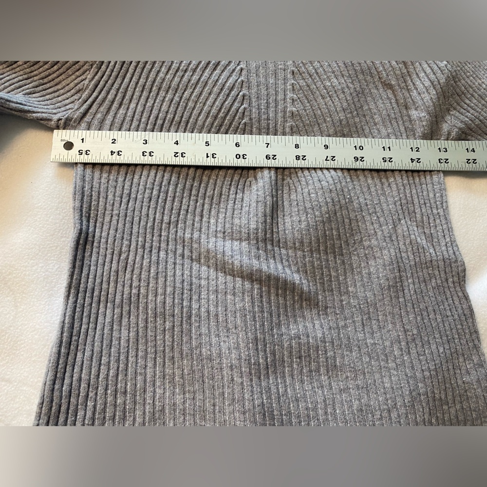 Gray TurtleNeck | Color: Gray | Size: Large | - Picture 5 of 6